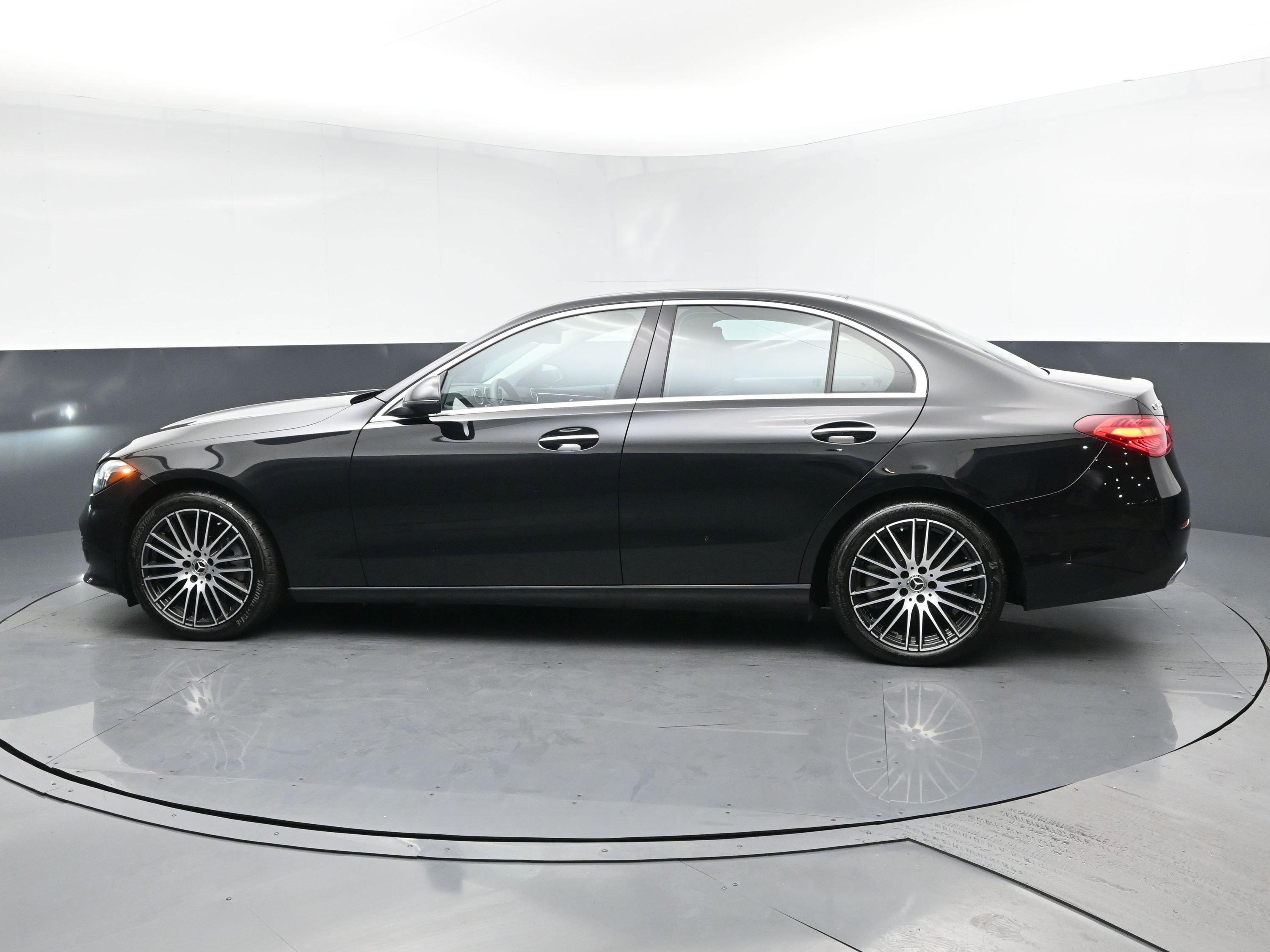 2023 Mercedes Benz C 300 photo 4