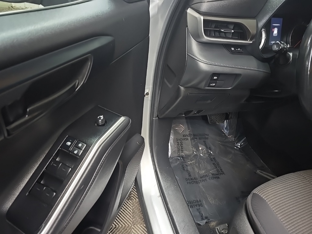 2022 Toyota Highlander LE photo 27