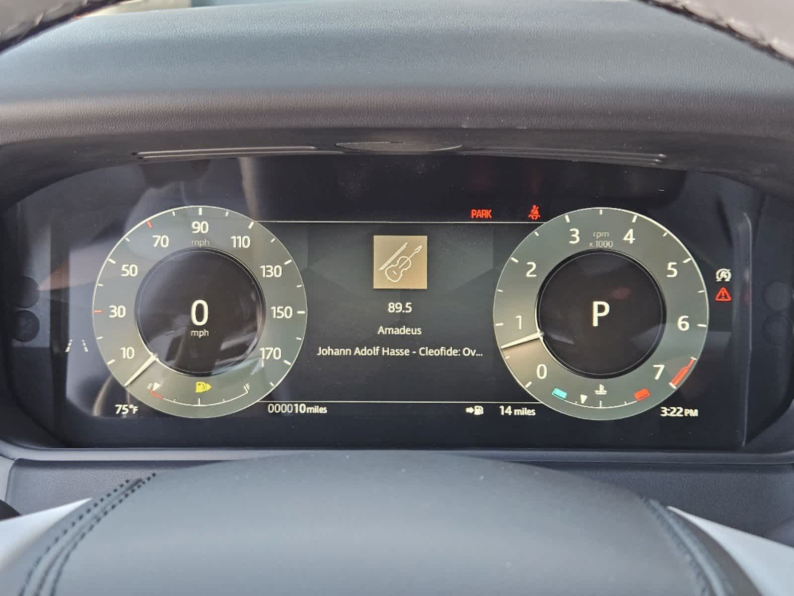 2026 Land Rover Range Rover Velar SE photo 11