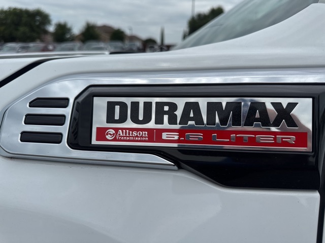 Used 2025 White GMC SLT image 12