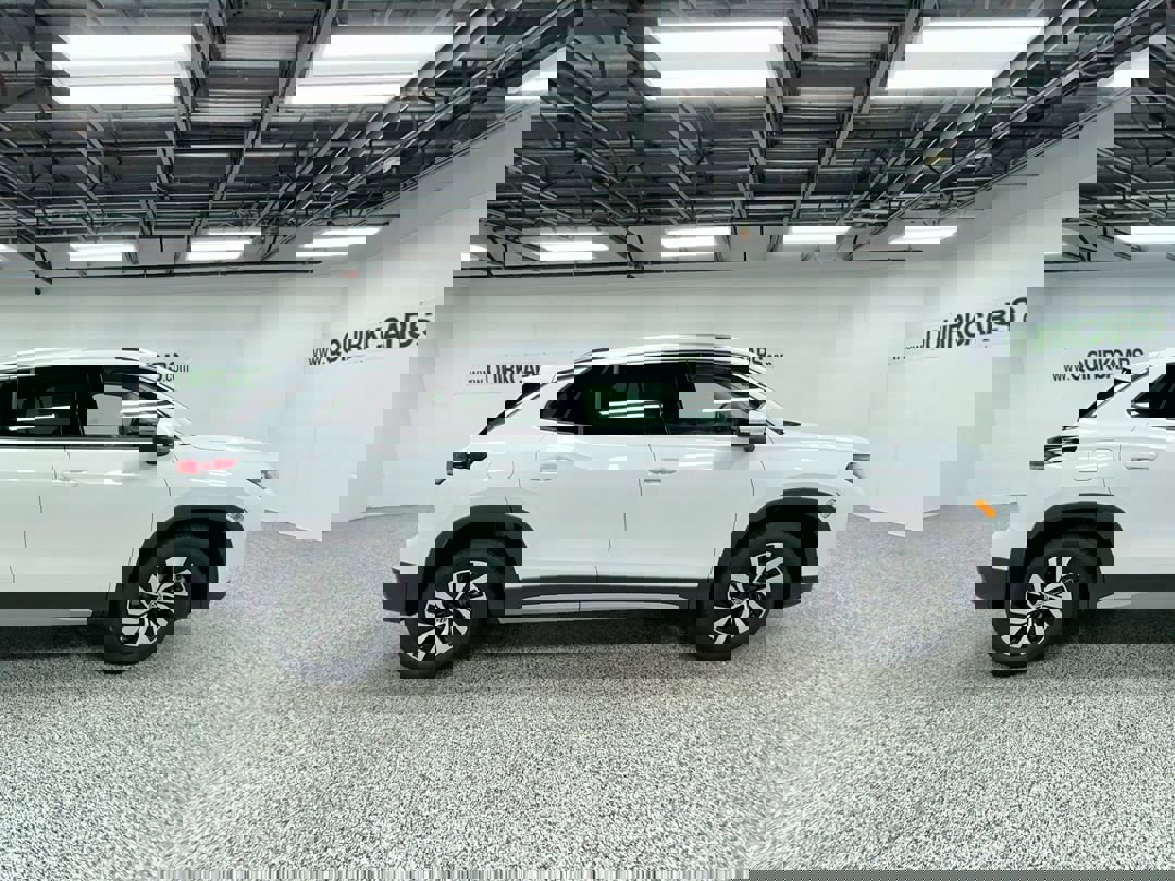 2025 Volkswagen Tiguan S photo 2