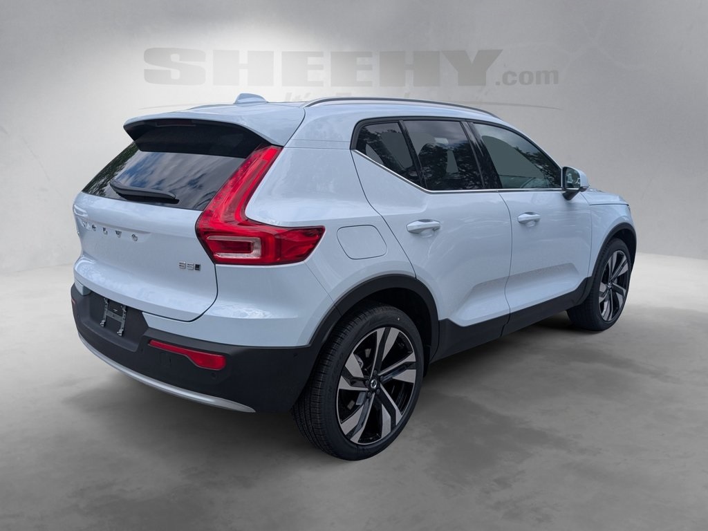 2025 Volvo XC40 photo 22