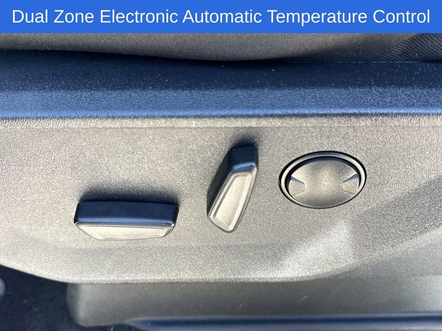 2023 Ford F-150 XLT photo 12