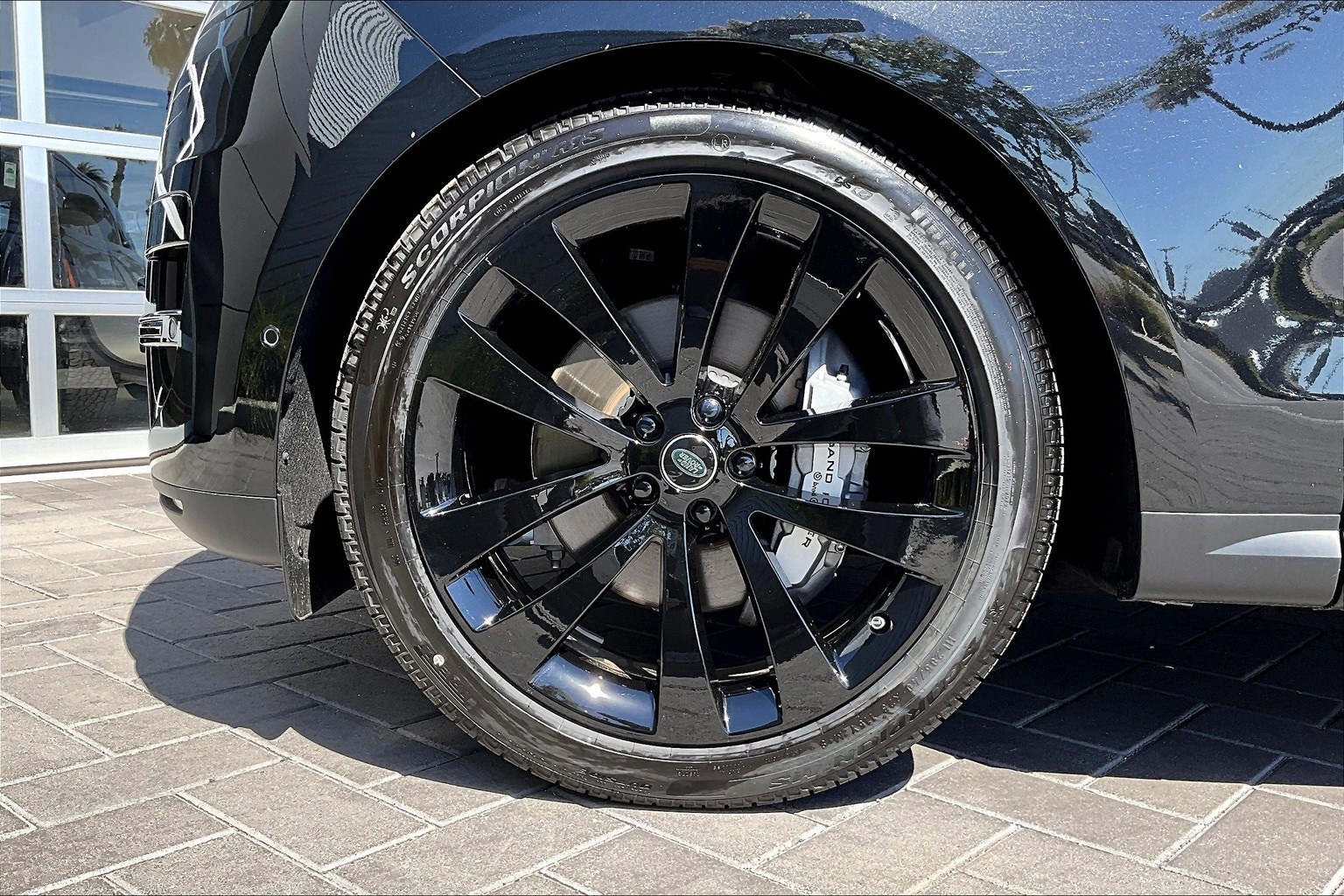 2025 Land Rover Range Rover Sport SE photo 9