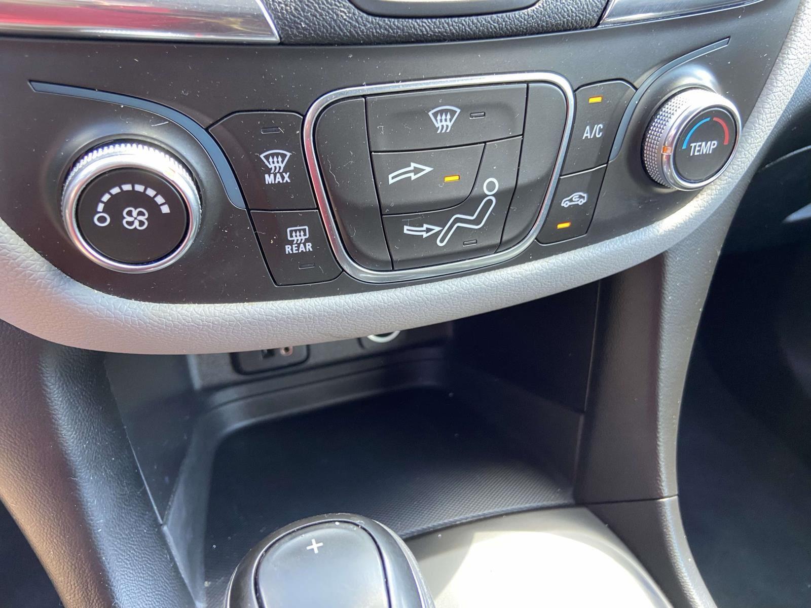 2018 Chevrolet Equinox LS photo 13