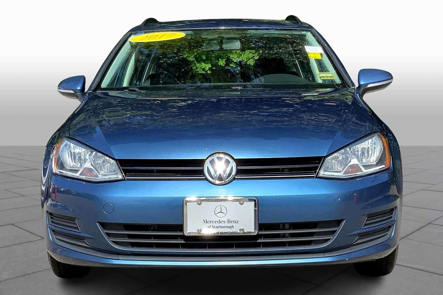 2017 Volkswagen Golf SportWagen S photo 3