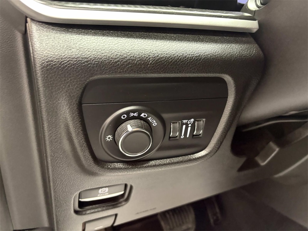 2023 Jeep Grand Cherokee Laredo photo 7