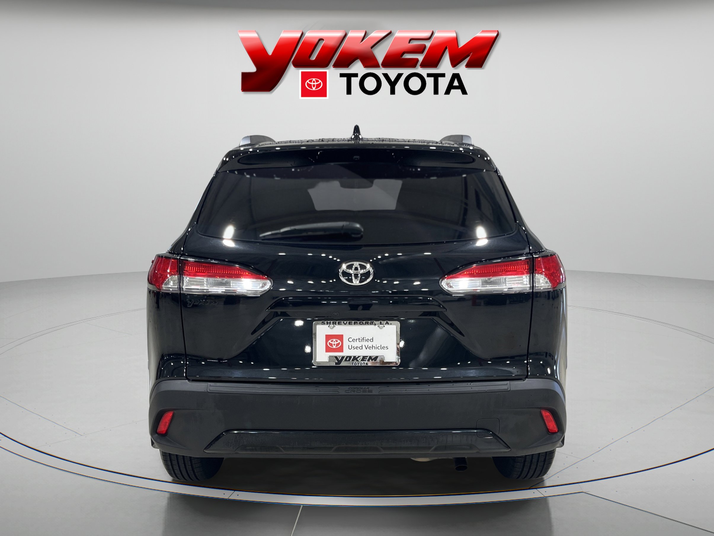 2022 Toyota Corolla Cross LE photo 4