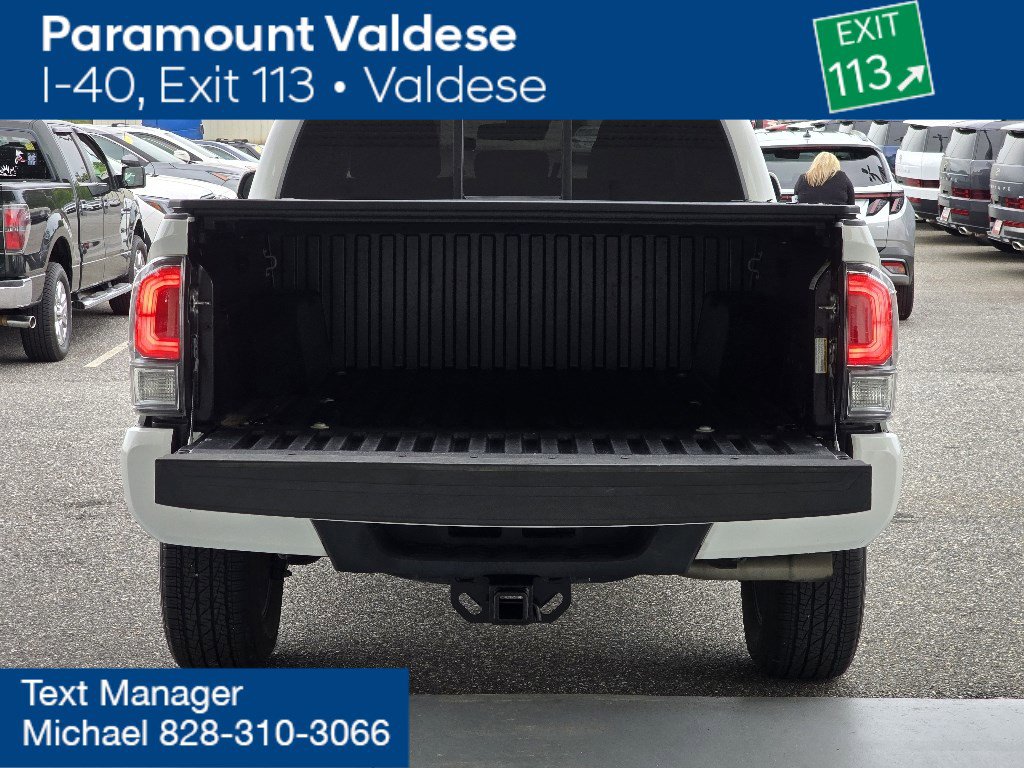 2023 Toyota Tacoma 4x4 SR photo 3