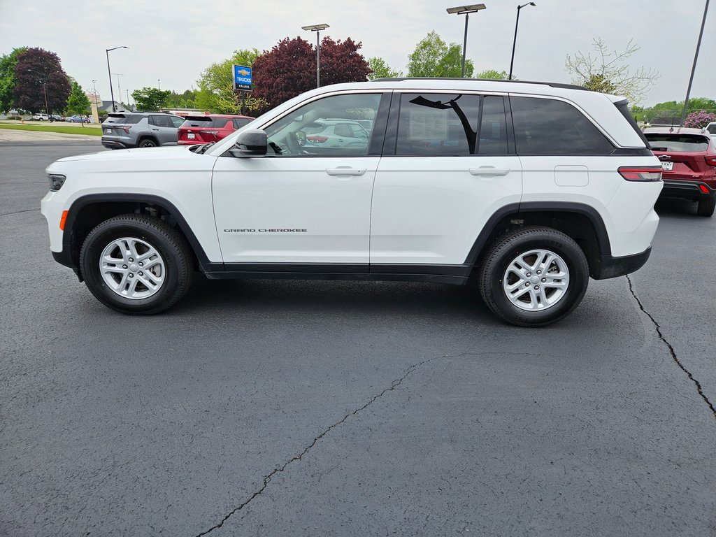 2023 Jeep Grand Cherokee Laredo photo 4