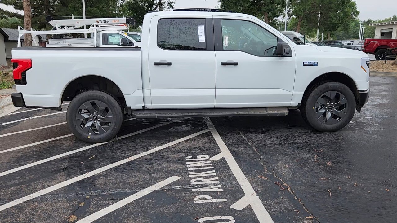 2025 Ford F-150 Lightning photo 9