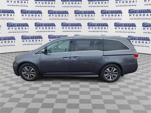2016 Honda Odyssey Touring's photo