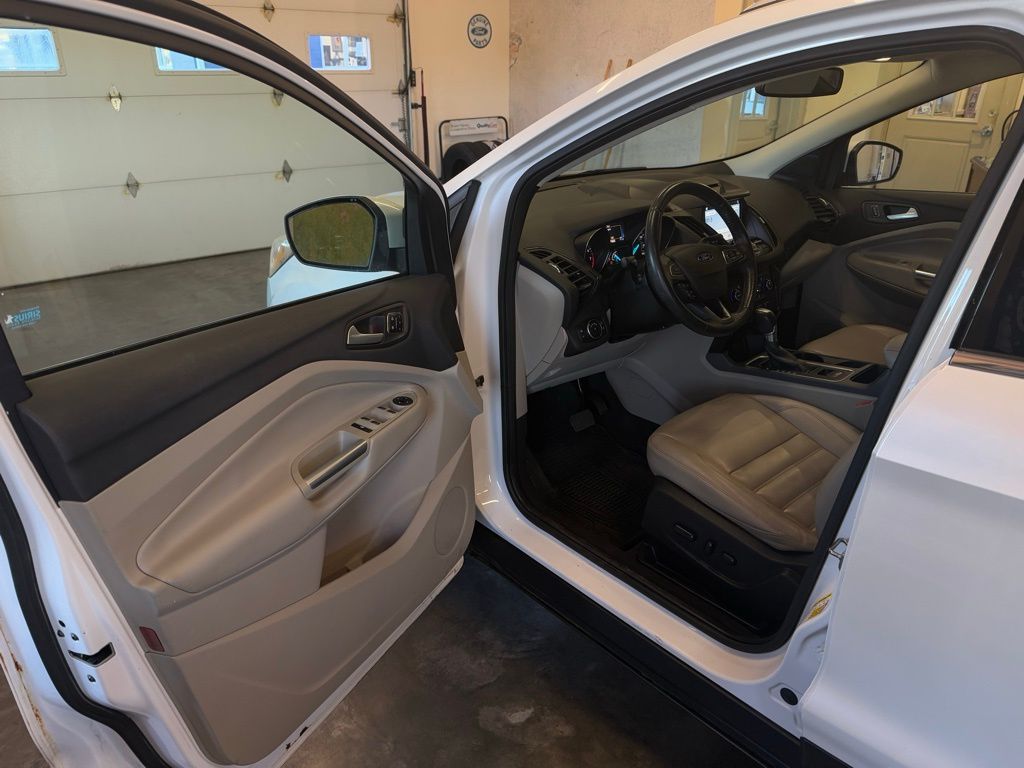 2017 Ford Escape Titanium photo 12