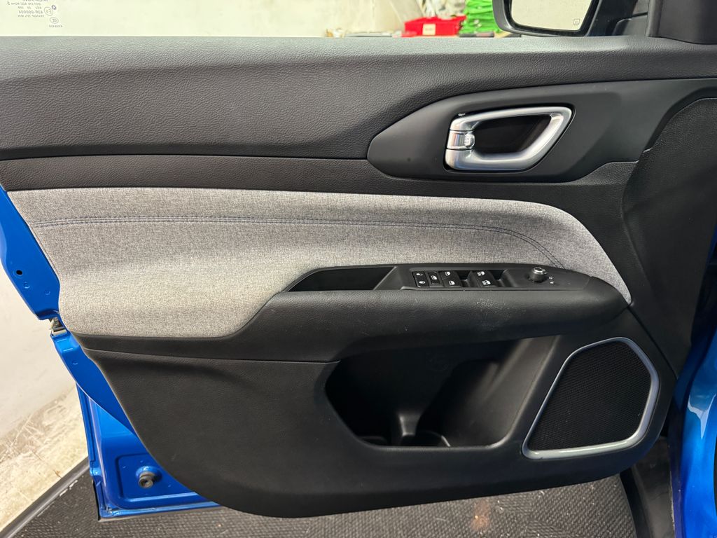2024 Jeep Compass Latitude photo 12