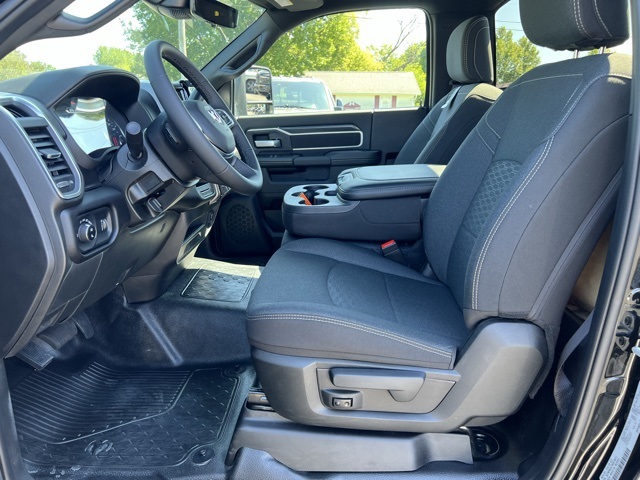 2025 Ram 4500 photo 4