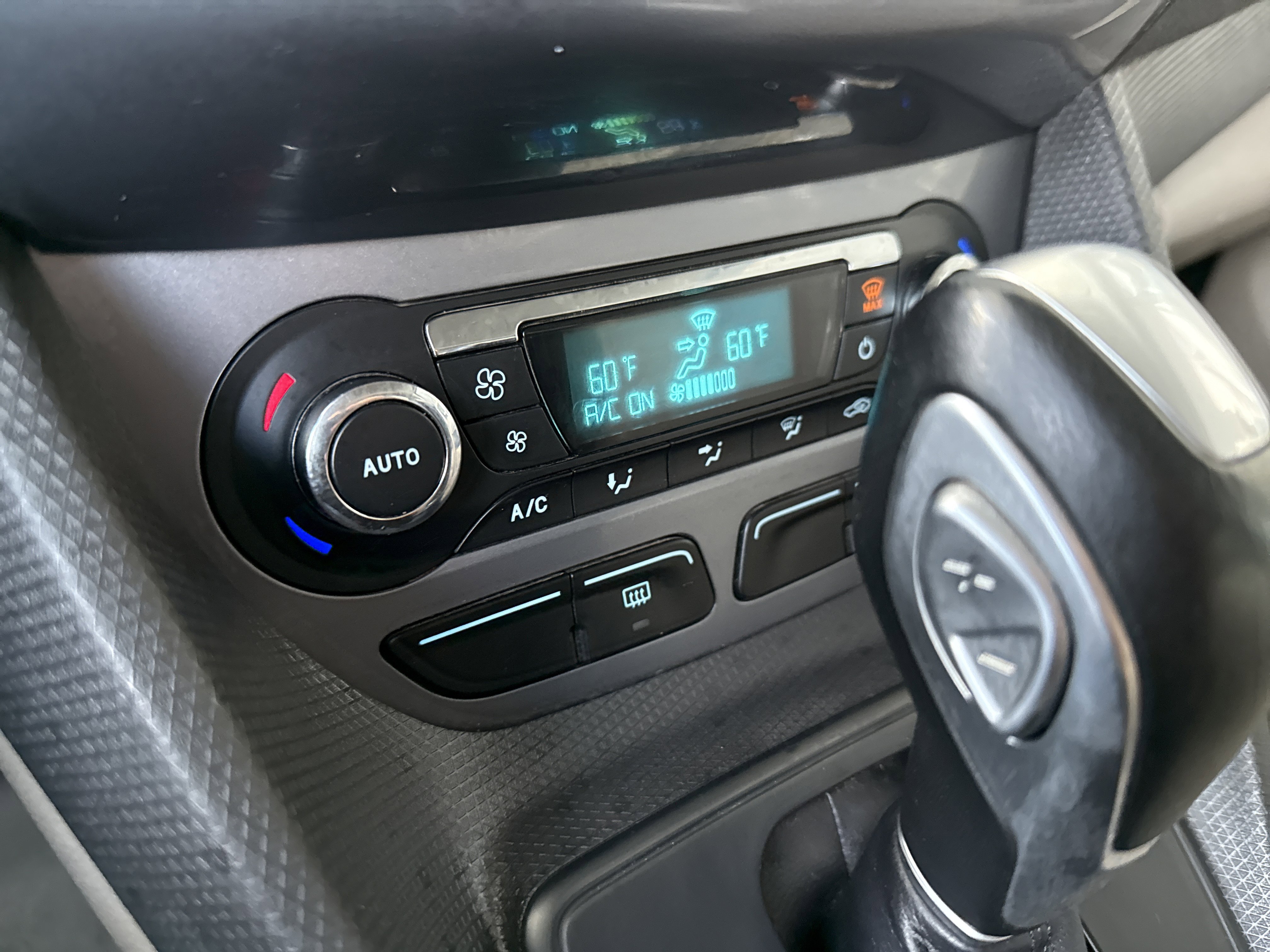 2015 Ford Transit Connect Titanium photo 2