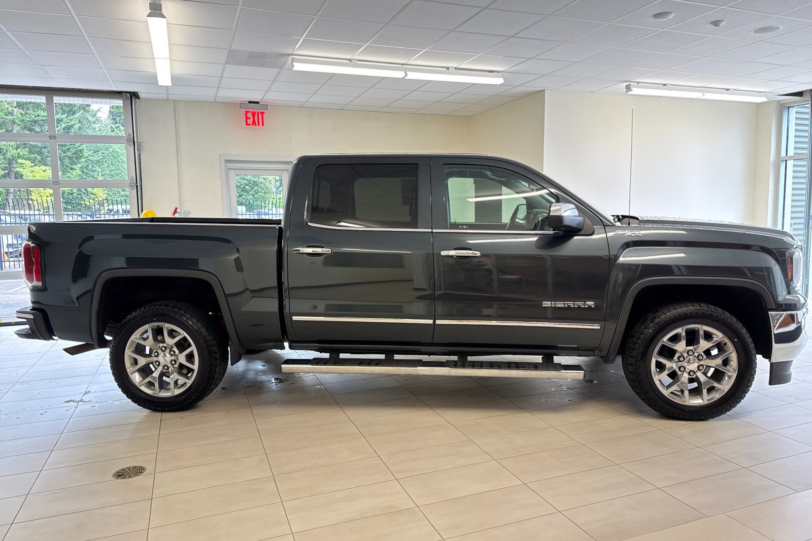 2018 Gmc Sierra 1500 SLT photo 2