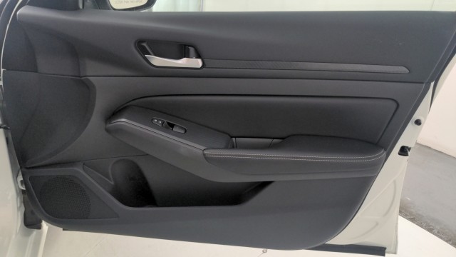 Used 2024 WHITE Nissan 2.5 SV image 26