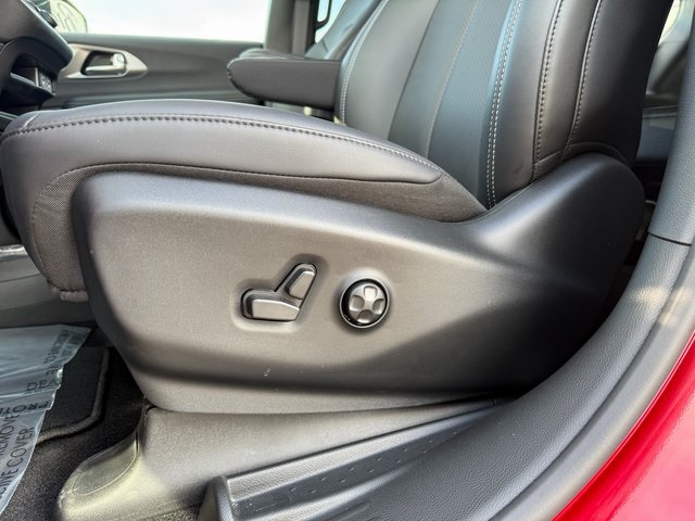 2025 Chrysler Pacifica photo 9