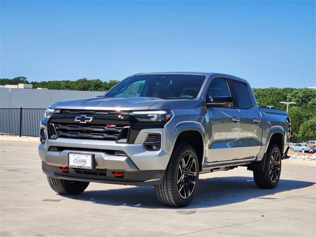 2025 Chevrolet Colorado Z71 photo 2
