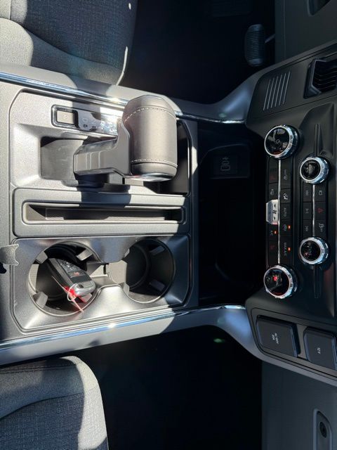 2025 Ford F-150 Lightning XLT photo 26
