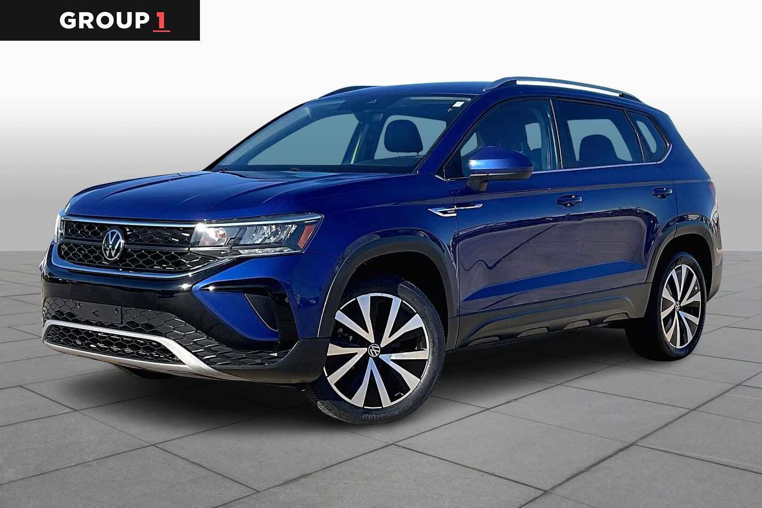 2024 Volkswagen Taos SE's photo