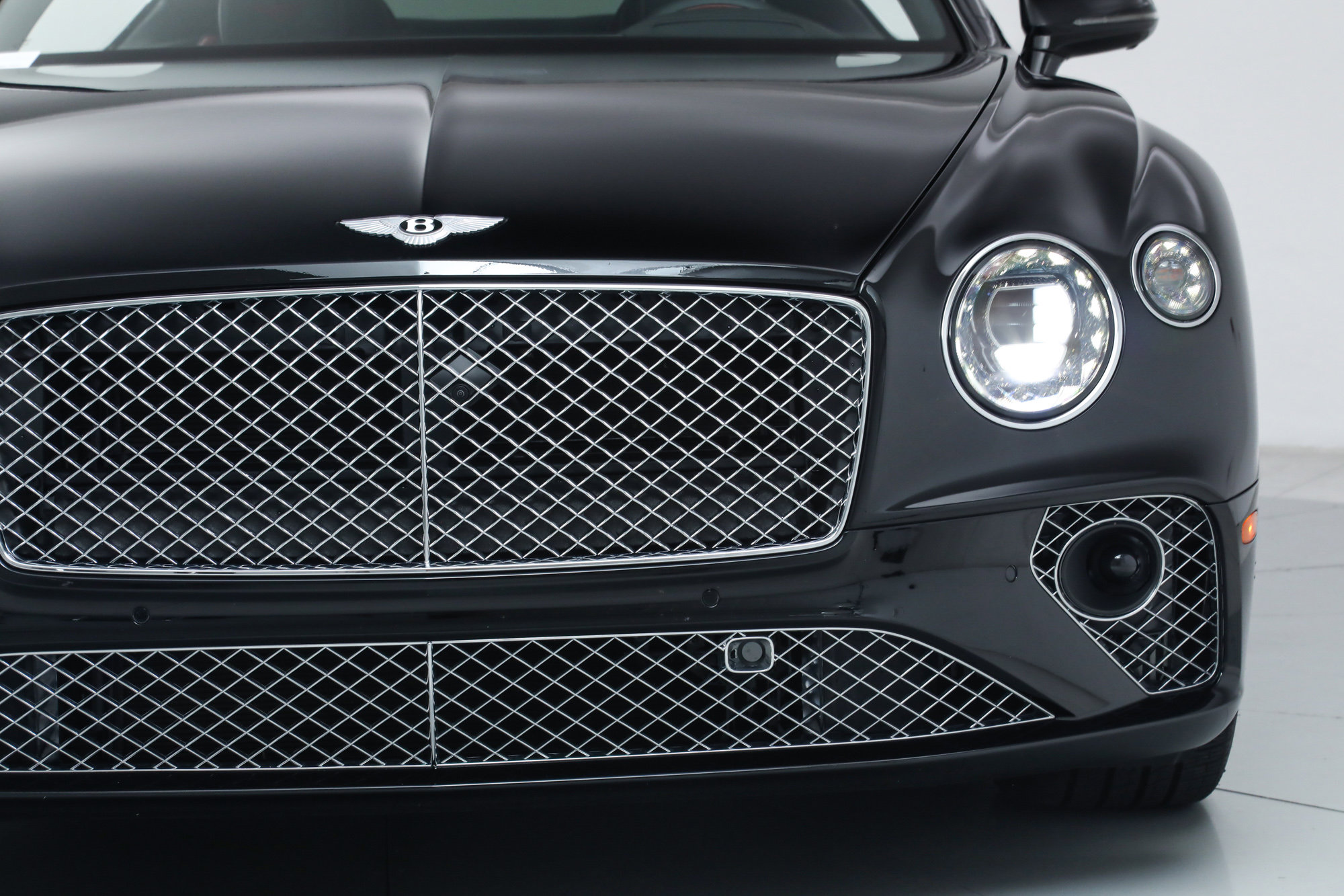 2022 Bentley Continental GT V8 photo 11