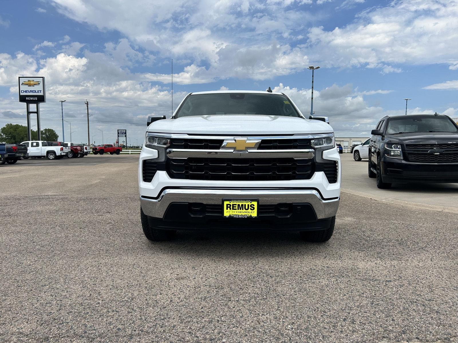 2025 Chevrolet Silverado 1500 LT photo 2