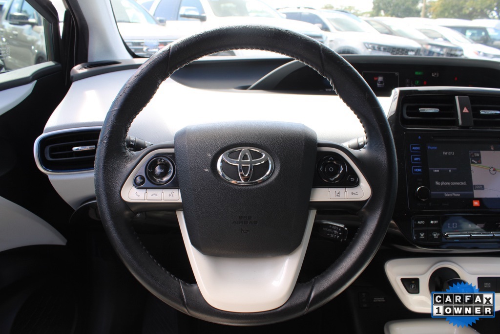 2017 Toyota Prius Four photo 16