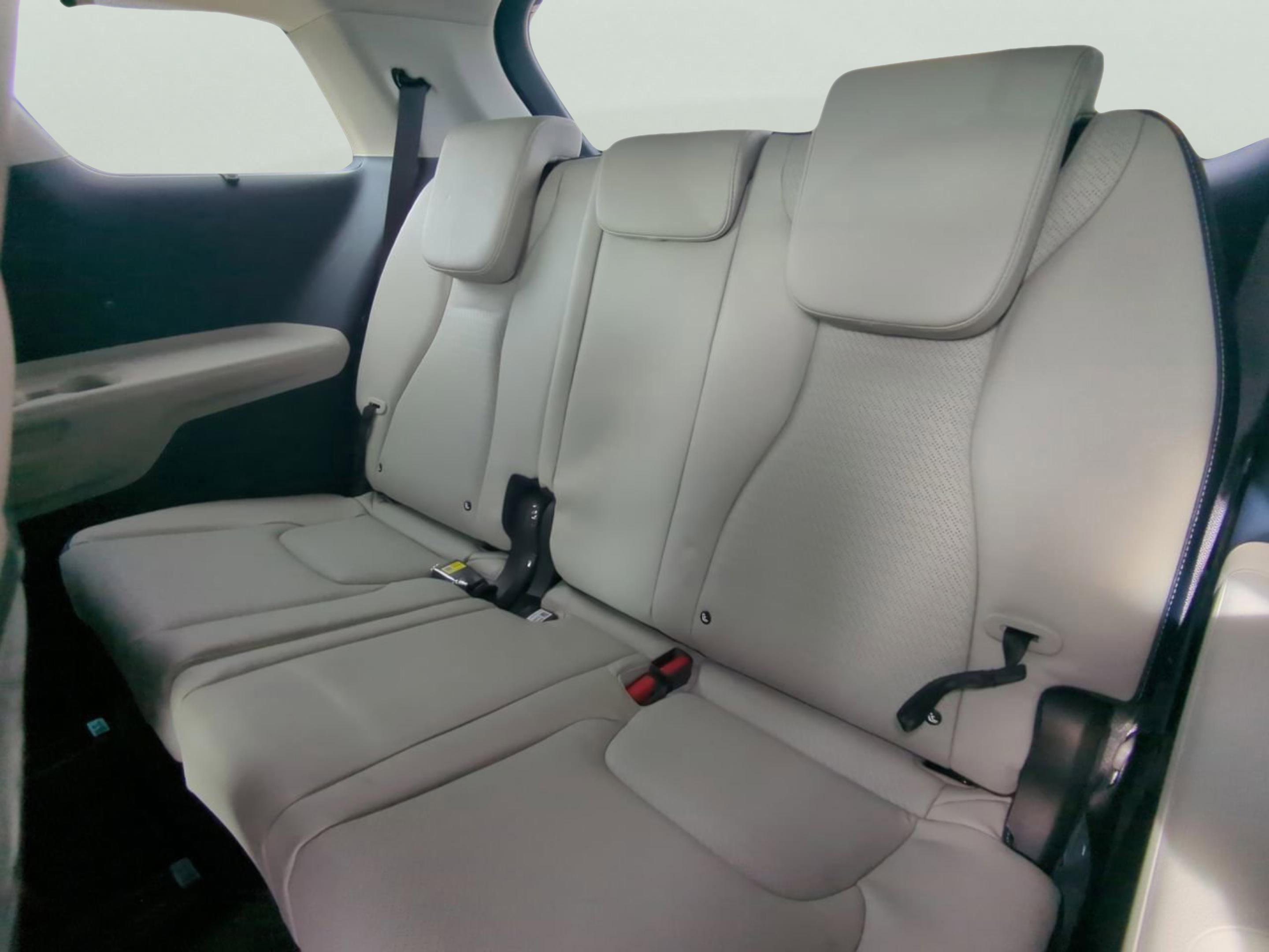 2026 Kia Carnival SX Prestige photo 12
