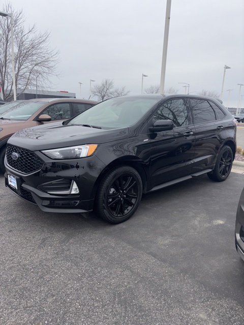 2024 Ford Edge ST-Line's photo