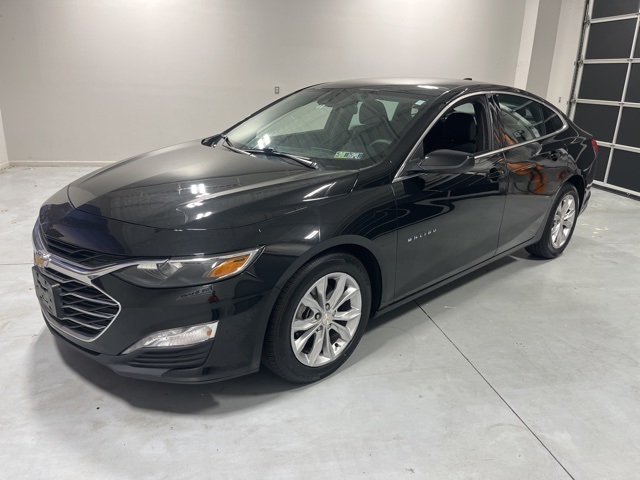 2023 Chevrolet Malibu 1LT photo 2