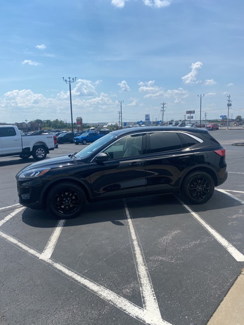 2022 Ford Escape SE photo 4