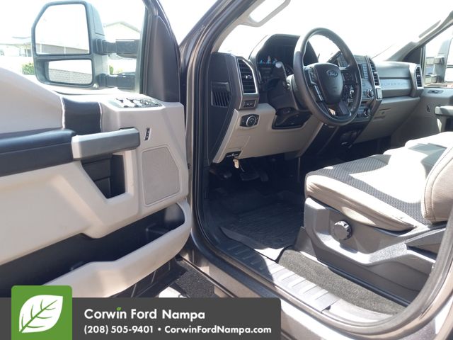 Used 2017 Gray Ford XLT image 10