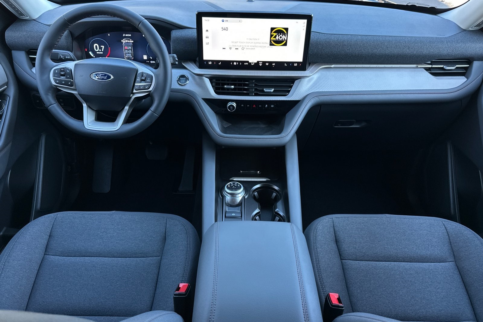 2025 Ford Explorer photo 12