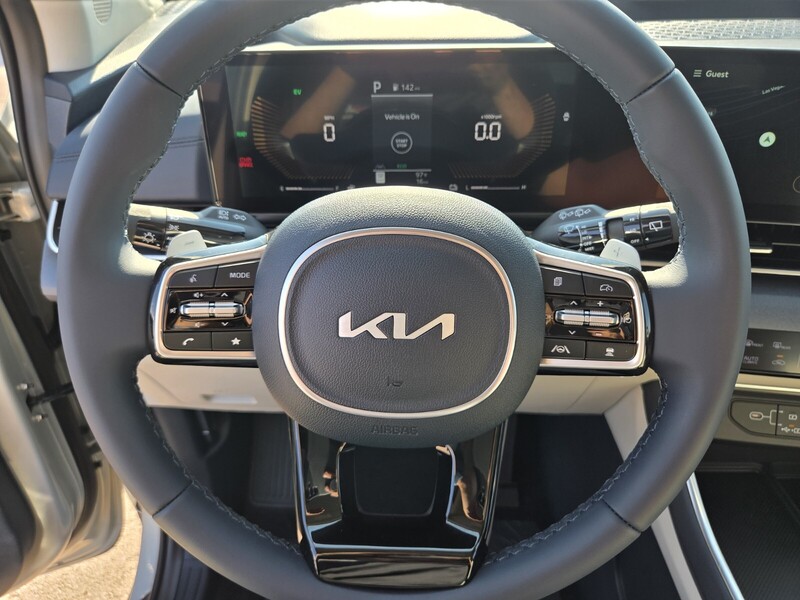2026 Kia Carnival EX photo 9