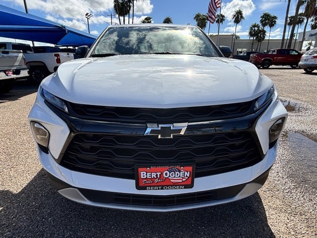 2025 Chevrolet Blazer 2LT photo 2