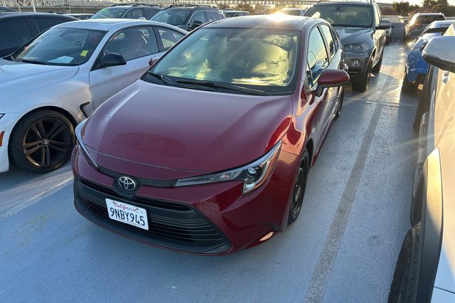 2024 Toyota Corolla LE's photo