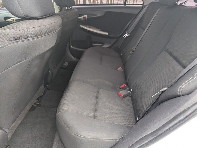 2013 Toyota Corolla S photo 12
