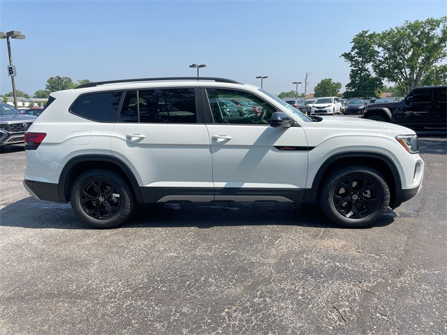 2025 Volkswagen Atlas Peak Edition SE Technology photo 12