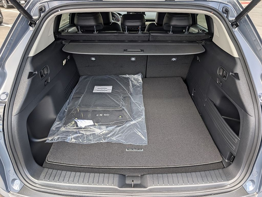 2025 Mazda CX-50 Premium Plus photo 9