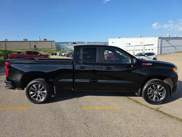 2022 Chevrolet Silverado 1500 RST photo 3