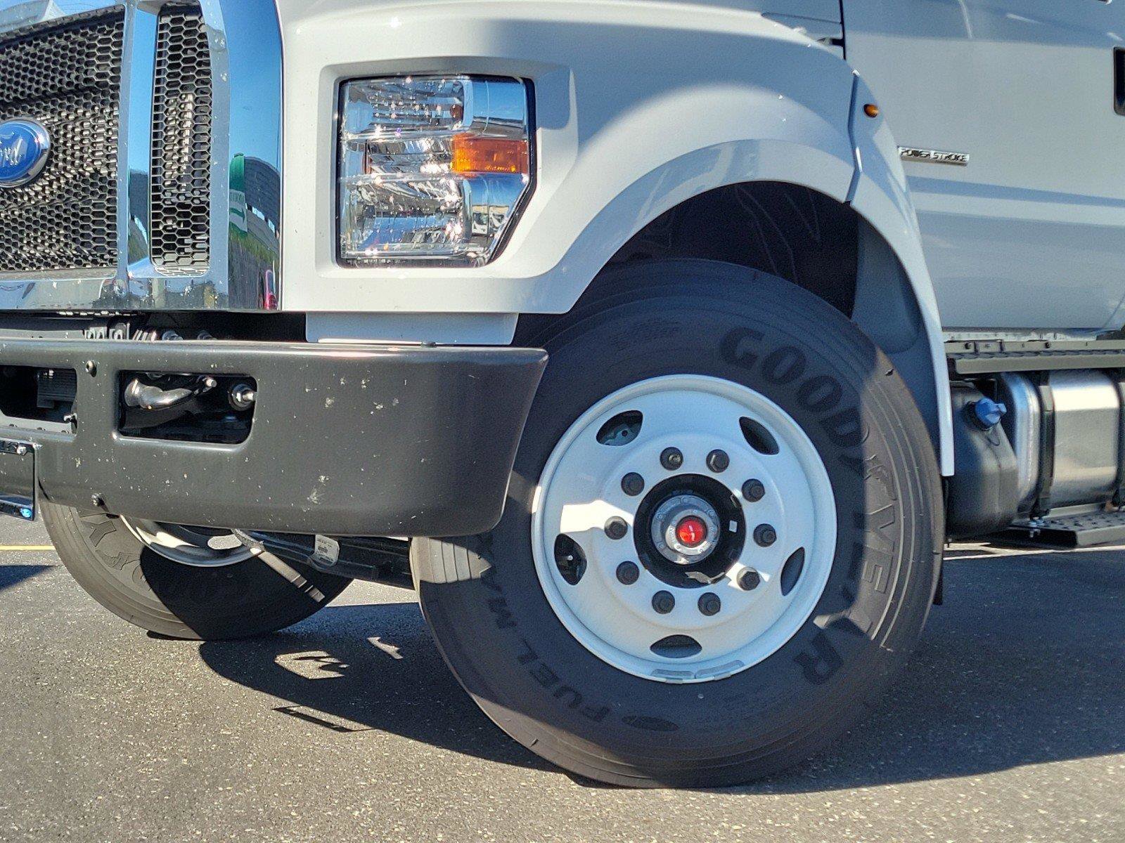 2025 FORD F-750 - Image 7