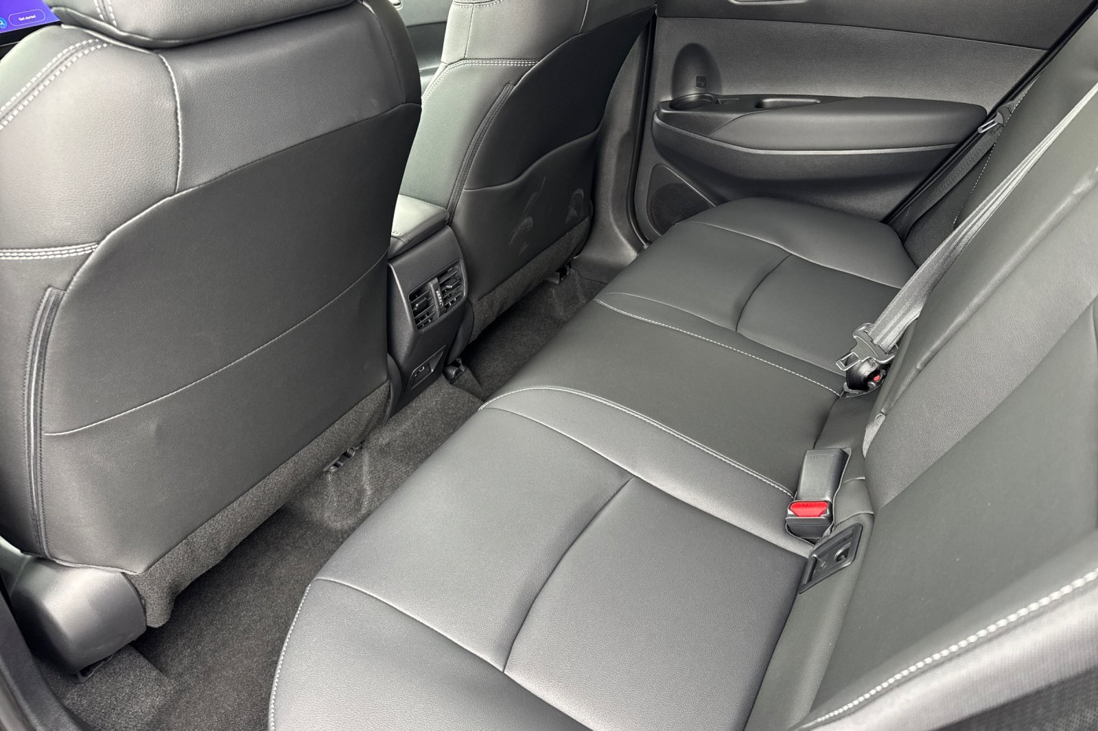 2026 Toyota Corolla Cross XLE photo 4