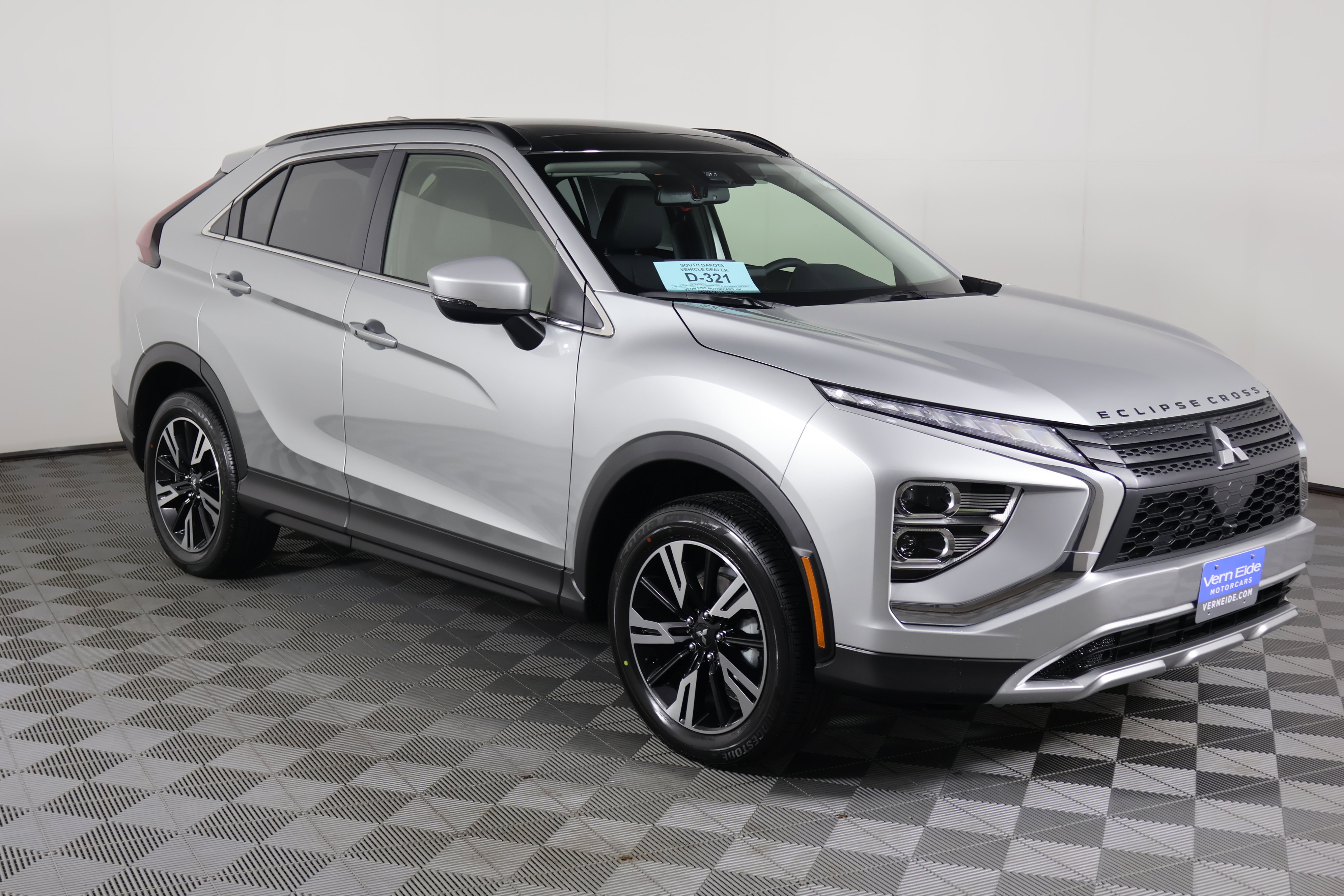 2025 Mitsubishi Eclipse Cross SEL photo 4