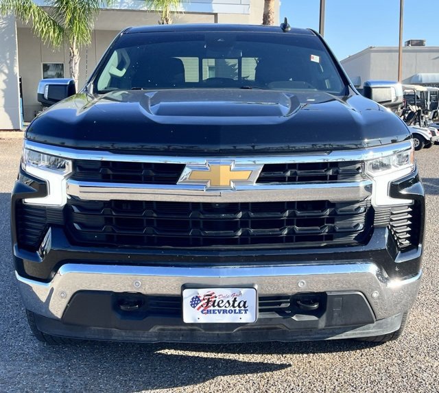 2024 Chevrolet Silverado 1500 LT photo 2