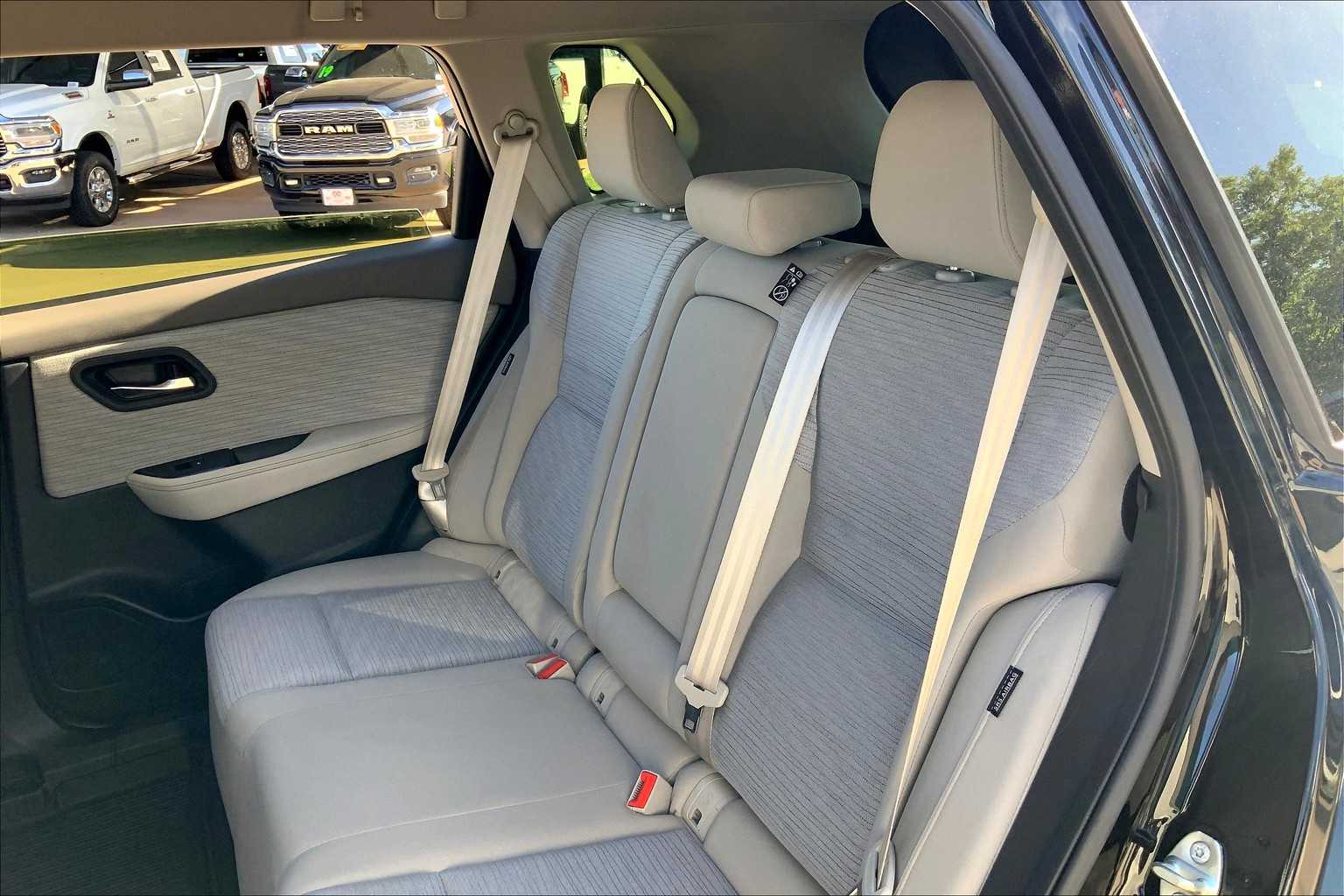 2023 Nissan Rogue SV photo 20