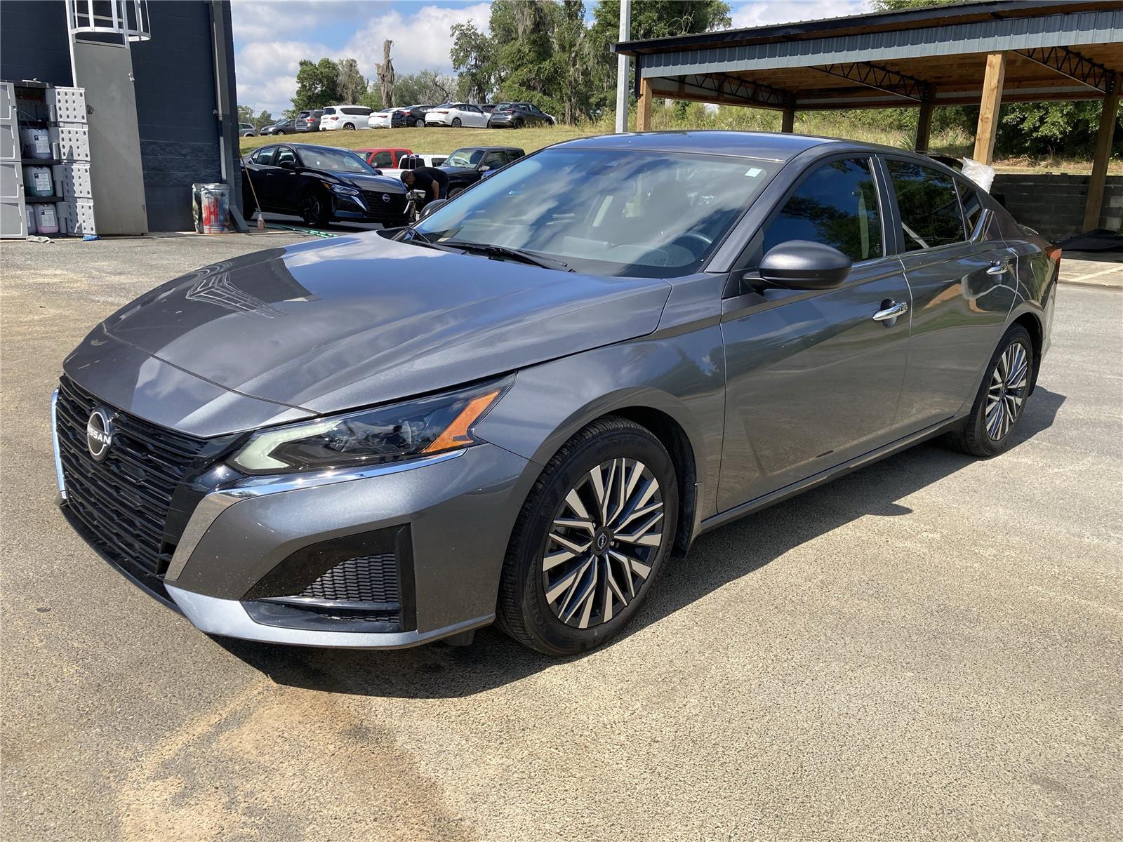 2024 Nissan Altima 2.5 SV photo 2
