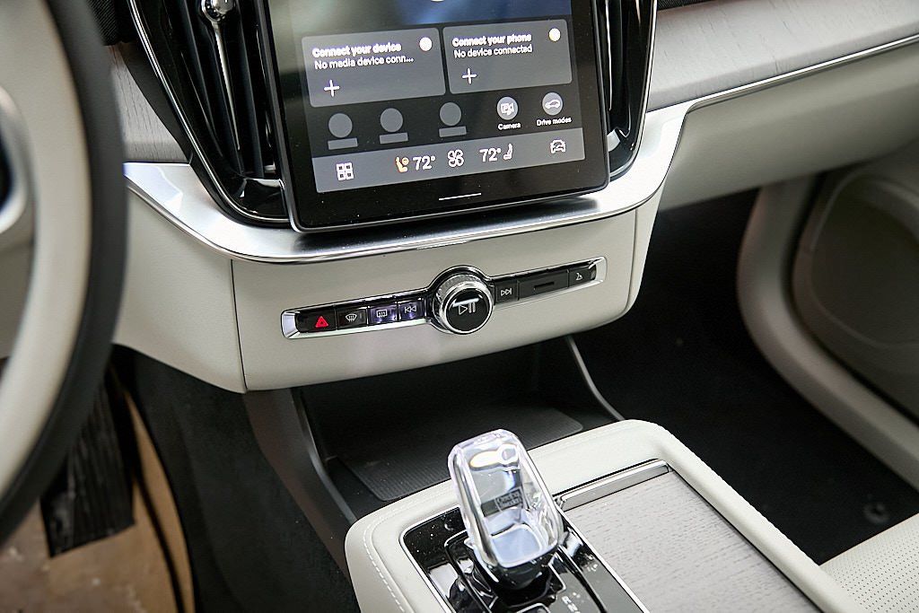 2026 VOLVO XC90 - Image 15