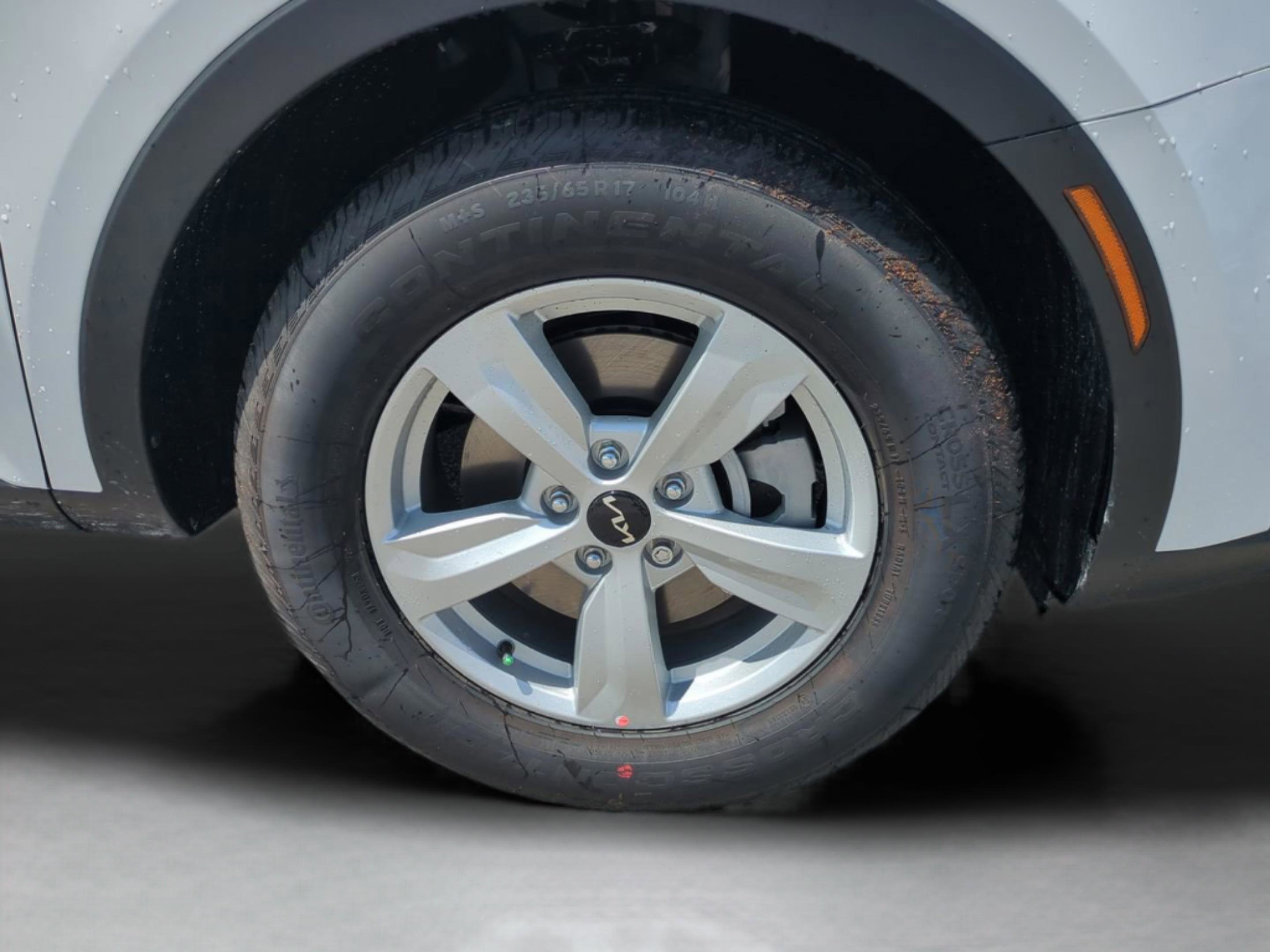 2026 Kia Sorento LX photo 9